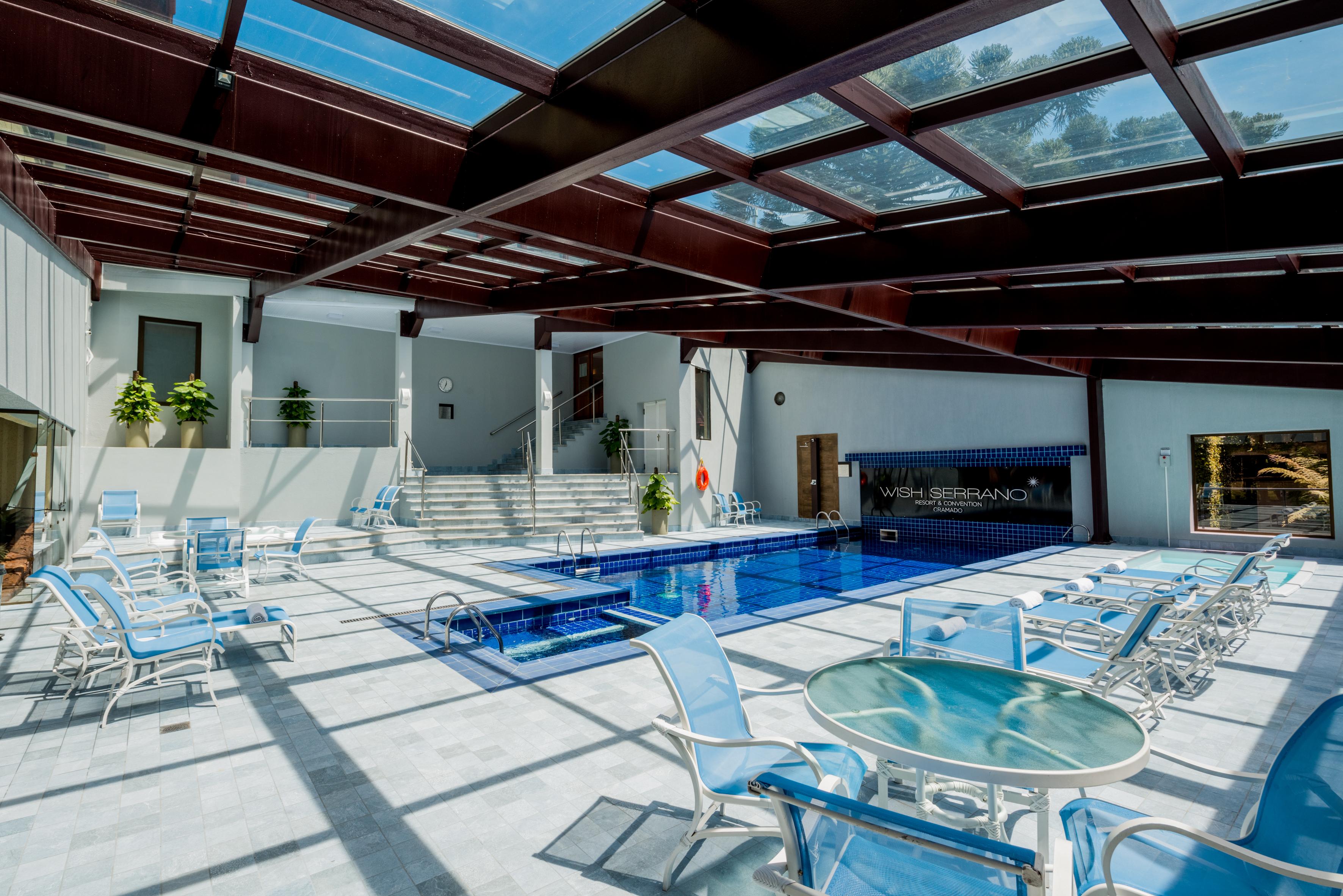 Wish Serrano Resort Gramado Ngoại thất bức ảnh The swimming pool at the hotel